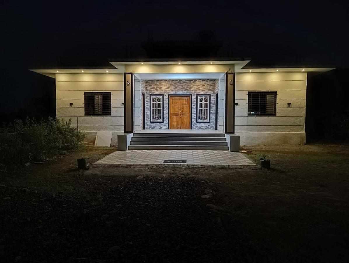 Green Valley Resort Thāl Buitenkant foto